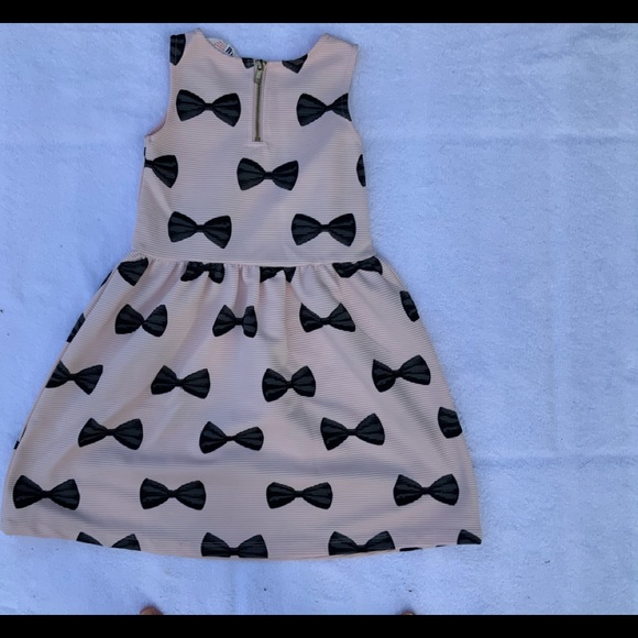 Cute pink dress with grey and black bows - Picture 2 of 2